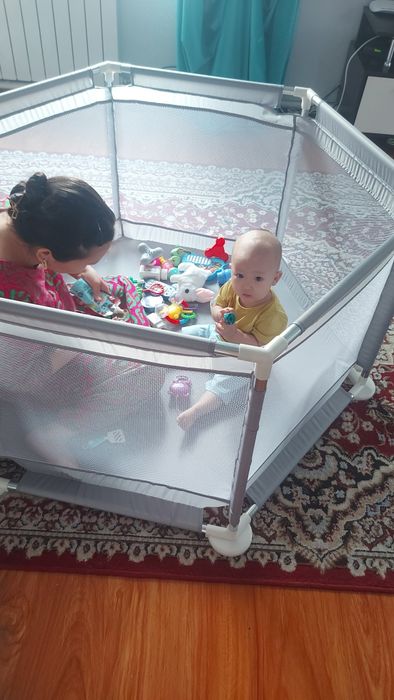 Детскии манеж новый