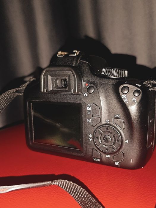 Продам камеру canon 4000D