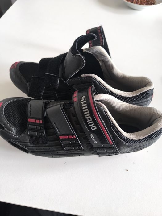 Обувки за колело Shimano R009 SH-R009