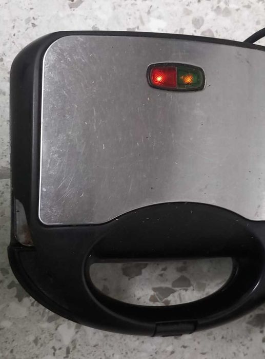 Toaster / Sandwich maker