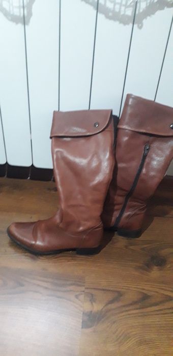 Продавам боти и ботуши