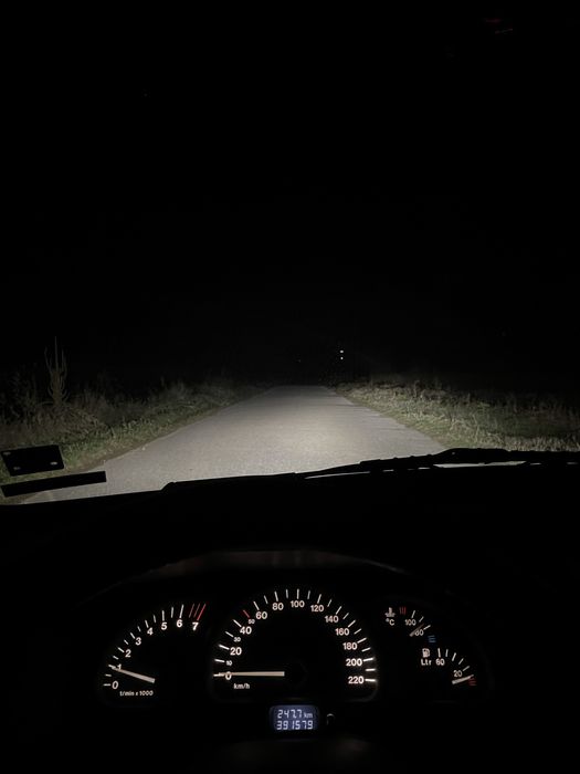 Оригинални ел. фарове Valeo за Вектра Б с монтирана LED система