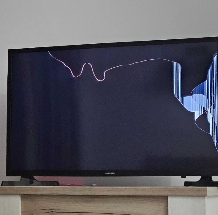 Vand Tv Samsung UE32N4002AK pentru piese / display spart