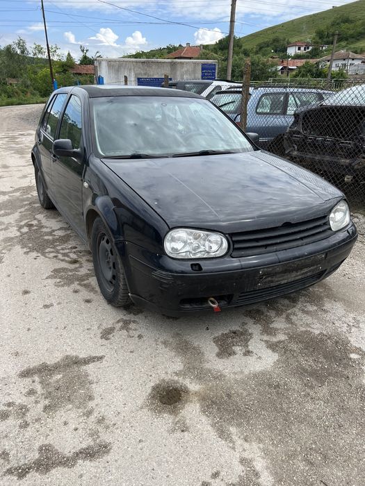 Vw golf 4 2.3 v5  150 кс