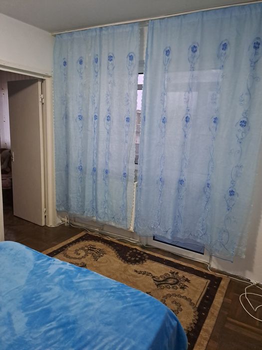 Închiriez apartament
