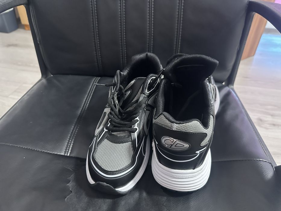 Christian Dior B30