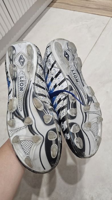 Продам бутсы р.36