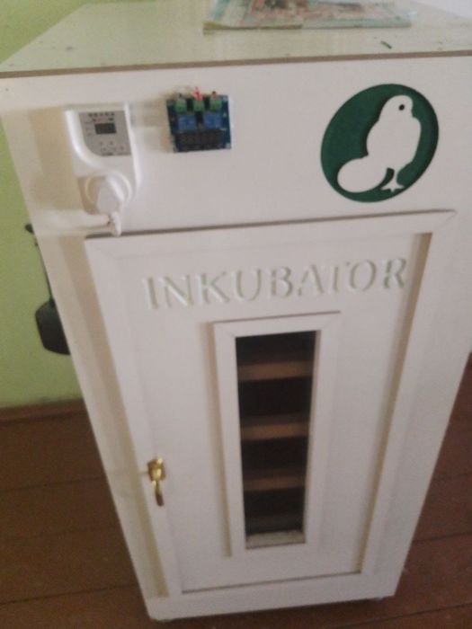 Inkubator sotiladi 3 yarim mlnga xolati yaxshi narxini kelishamiz.