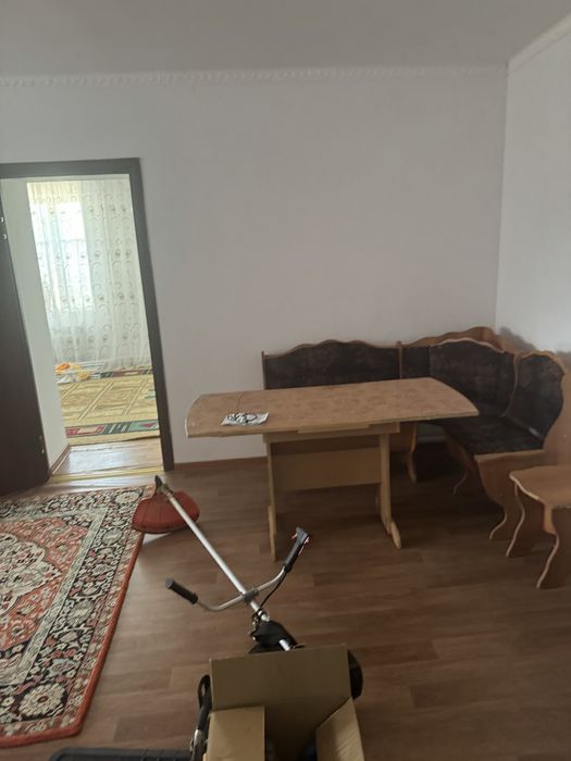 Продается дом в центре поселка