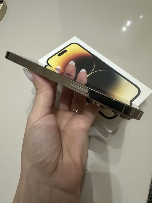 iPhone 14 Pro 128 GB gold-arata ca nou, fara defecte
