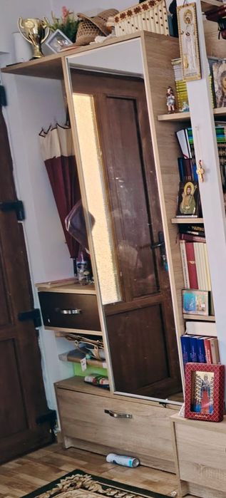 Set mobilier sufragerie- biblioteca+ dulap haine hol cu oglinzi, pantofar.