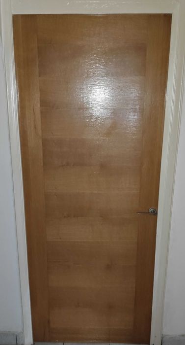 Usi interior de apartament