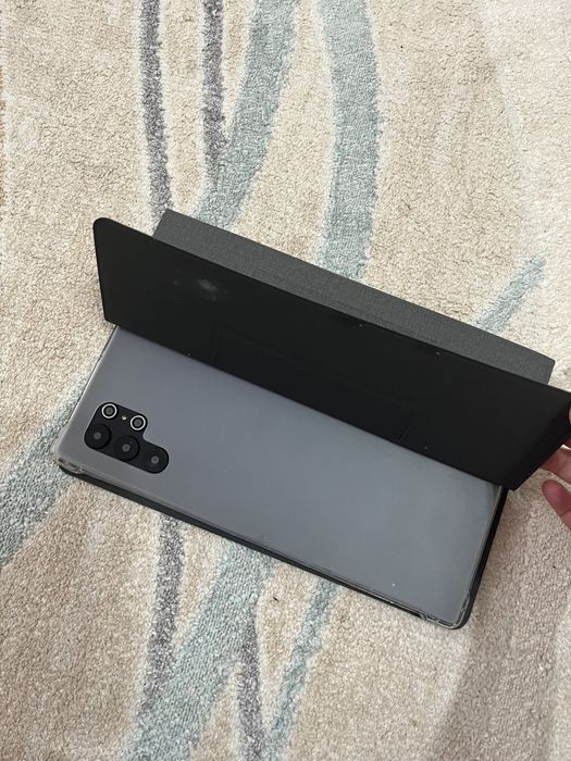 Планшет с чехлом