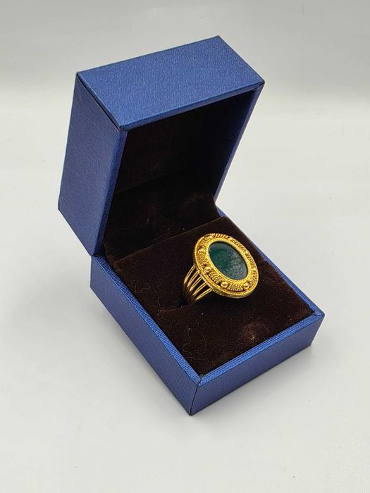 Inel din Aur 18K cu un design elegant