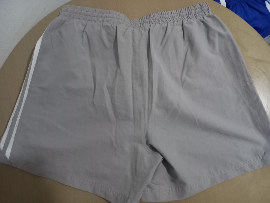 Pantaloni scurti adidas originali