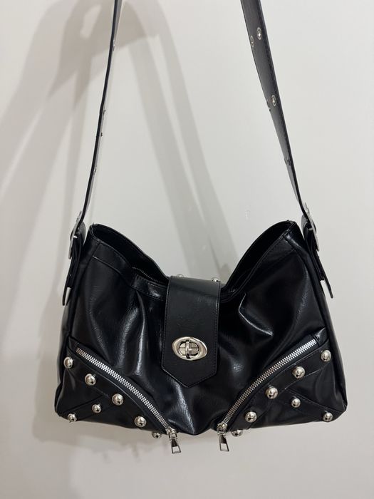 Сумка черная y2k на ремешке