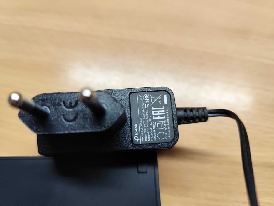 Комутатор Switch tp-link LS1005G