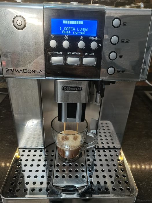 Aparat de cafea Delonghi