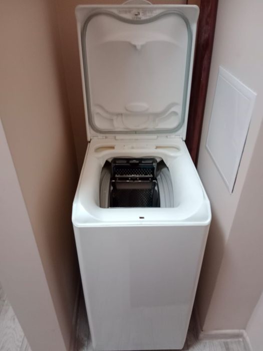 Пералня с горно зареждане ZANUSSI