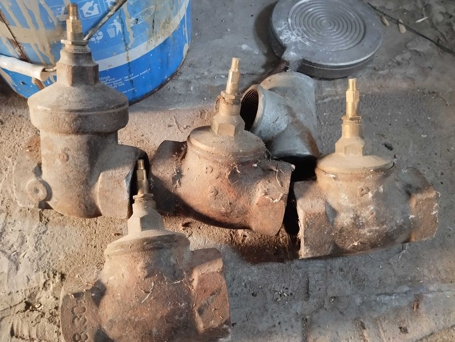 Продавам ВиК кранове 2цола