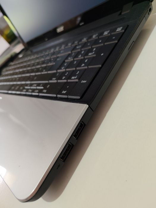 Laptop Acer TravelMate P253-E