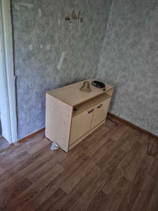 Отдам даром шкаф и тумбу