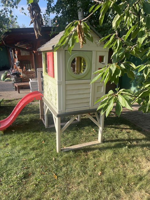 Casuta Smoby cu topogan