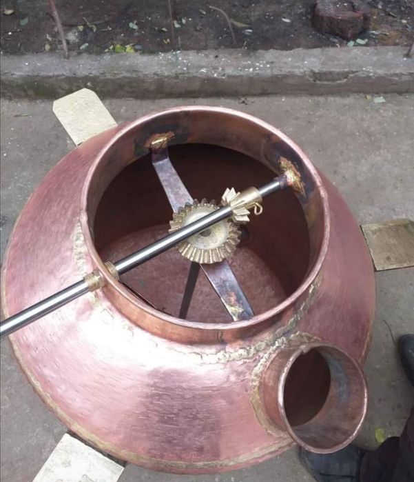 Vând cazane de țuică din cupru alimentar cu fundu de 3mm pereți de 2mm