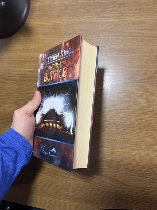 Carte Dintr-un buick 8 de Stephen King