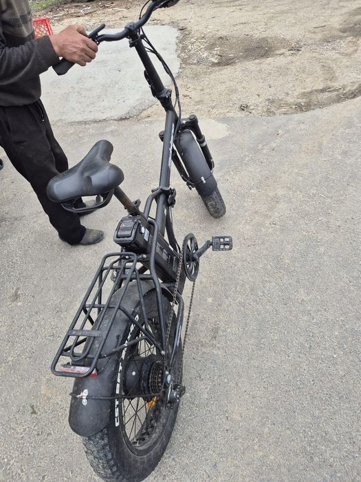 Vând bicicletă electrică pliabilă F.lli Schiano