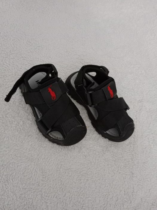 Детские сандали новые
