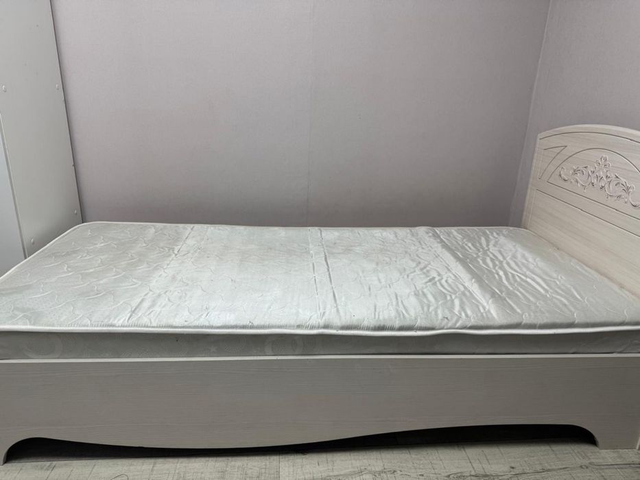 Продам кровать 1,5