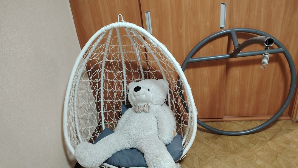 Продам срочно качелю