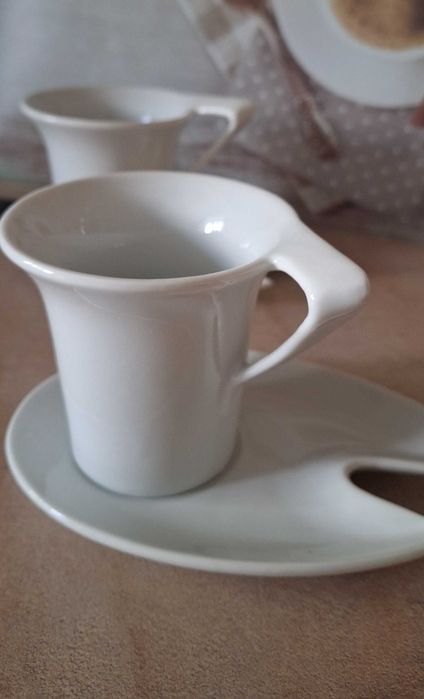 Чаши за кафе с чиниики