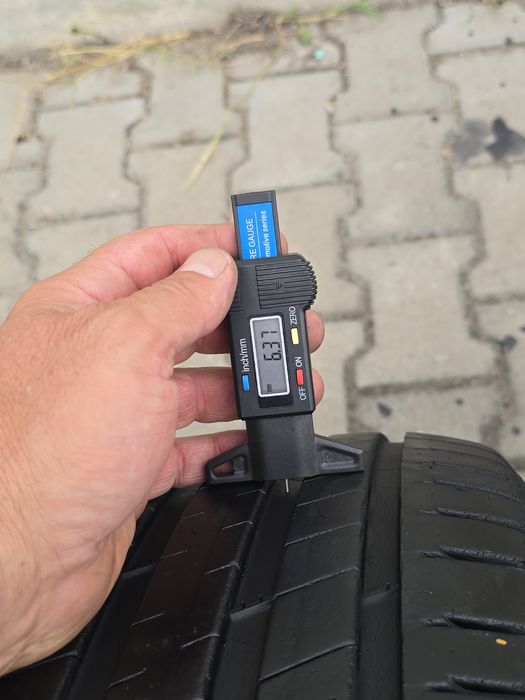 235 60 18 Michelin