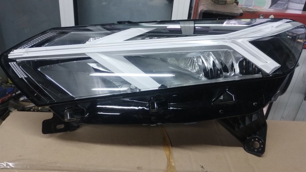 Фарове за Дачия Сандеро последен модел