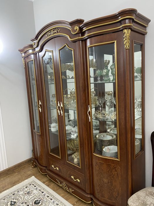 Продаю шкаф для гостиной