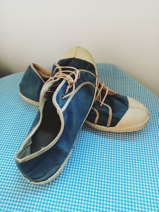 Tenesi vechi de colecție Drăgășani, produși în perioada comunista RSR