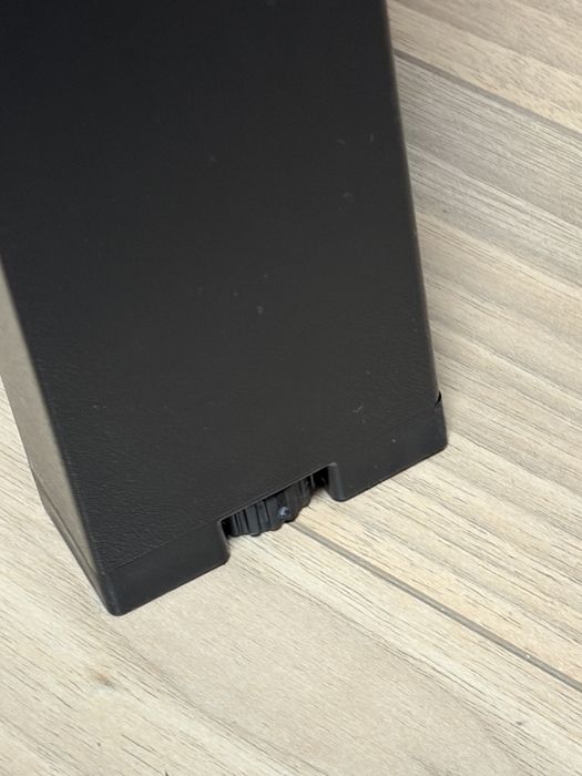 Birou Ikea Bekant negru-maro semi-rotund, cu organizator cabluri bonus