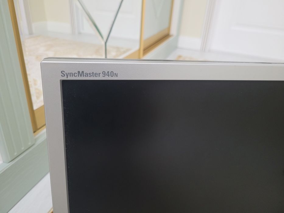 Монитор Samsung SyncMaster 940N