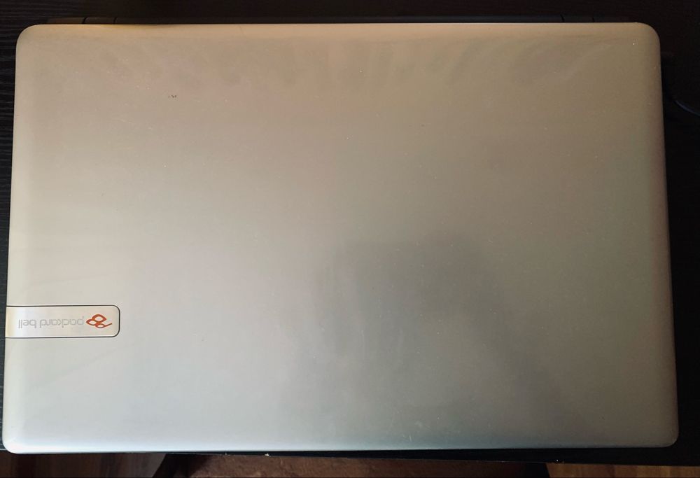 Ноутбук Packard Bell (Intel Celeron / 4GB) в среднем состоянии