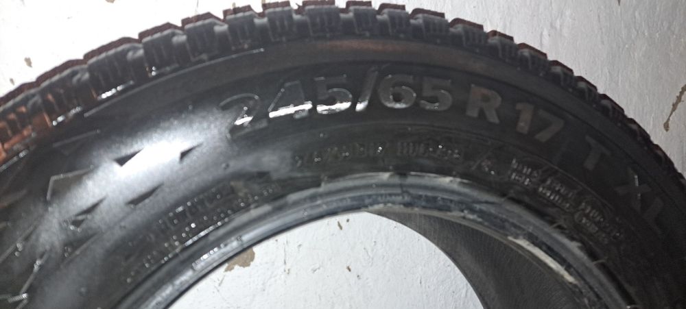 Продам зимние шины на 17