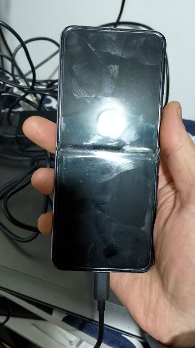Samsung Galaxy z4 flip defect