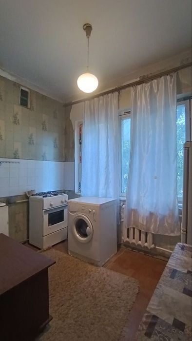 Срочно! Юнусабад 15. 42м2. Кристалл.