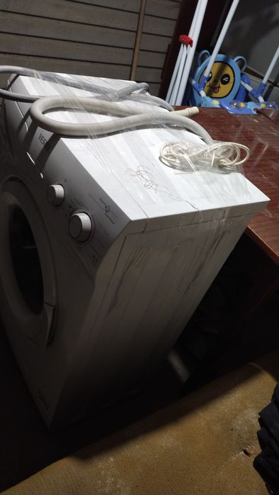 Продам рабочую стиральную машtину  торг есть всё работает 30.000 прода