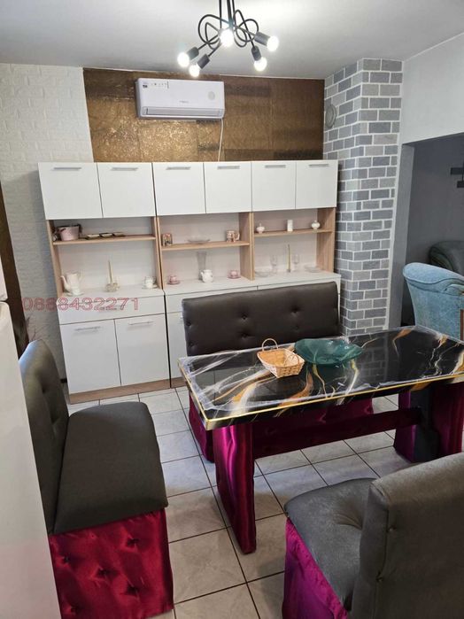 Продава се Тристаен апартамент в Пловдив, Кючук Париж - 96 кв.м за 1771 €/кв.м - Снимка #2