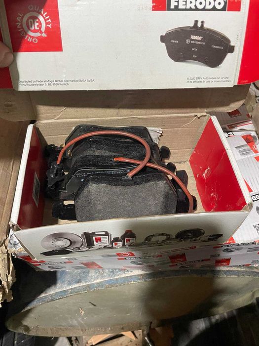 Спирачни дискове накладки и носачи vw passat 2.8 4motion 2002г