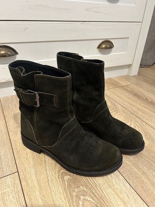 Ghete piele intoarsa Geox