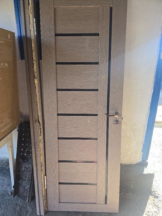 Продам межкомнатную дверь