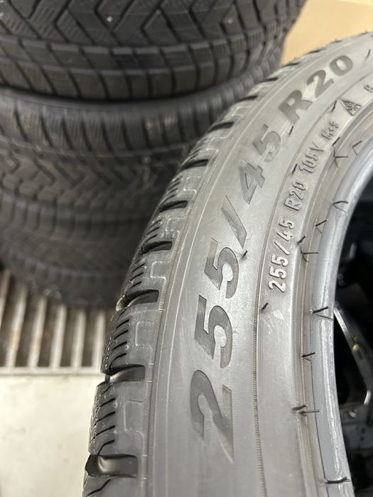 Гуми 255/45/20 Pirelli 4 бр Зимни Дот 3422